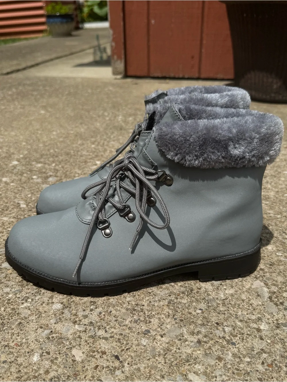 Comfortview Vylon Hiker Gray Faux Fur Lined Winter Boots Size 9 Like New